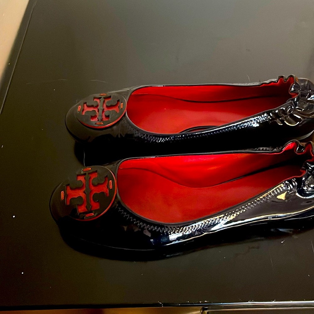 Tory Burch REVA in navy patent leather